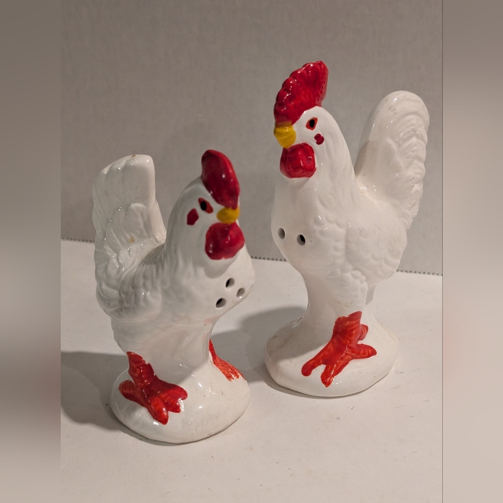 Vintage Japan White Rooster Hen Chickens Salt & Pepper Shakers Farm Chic